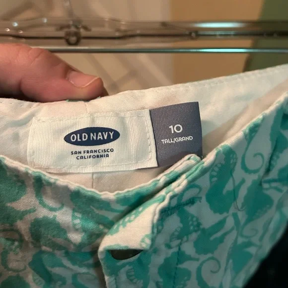 Seahorse Print Women's Shorts - Picture 2 of 3